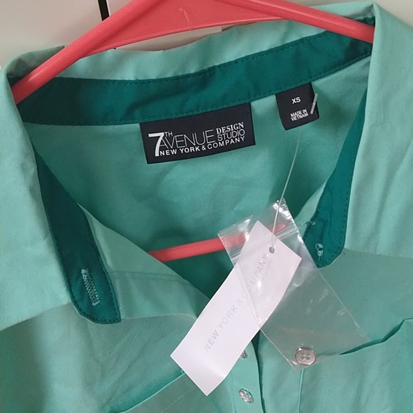 NWT NY&C Sea Foam Green Button-up XS - Picture 4 of 5